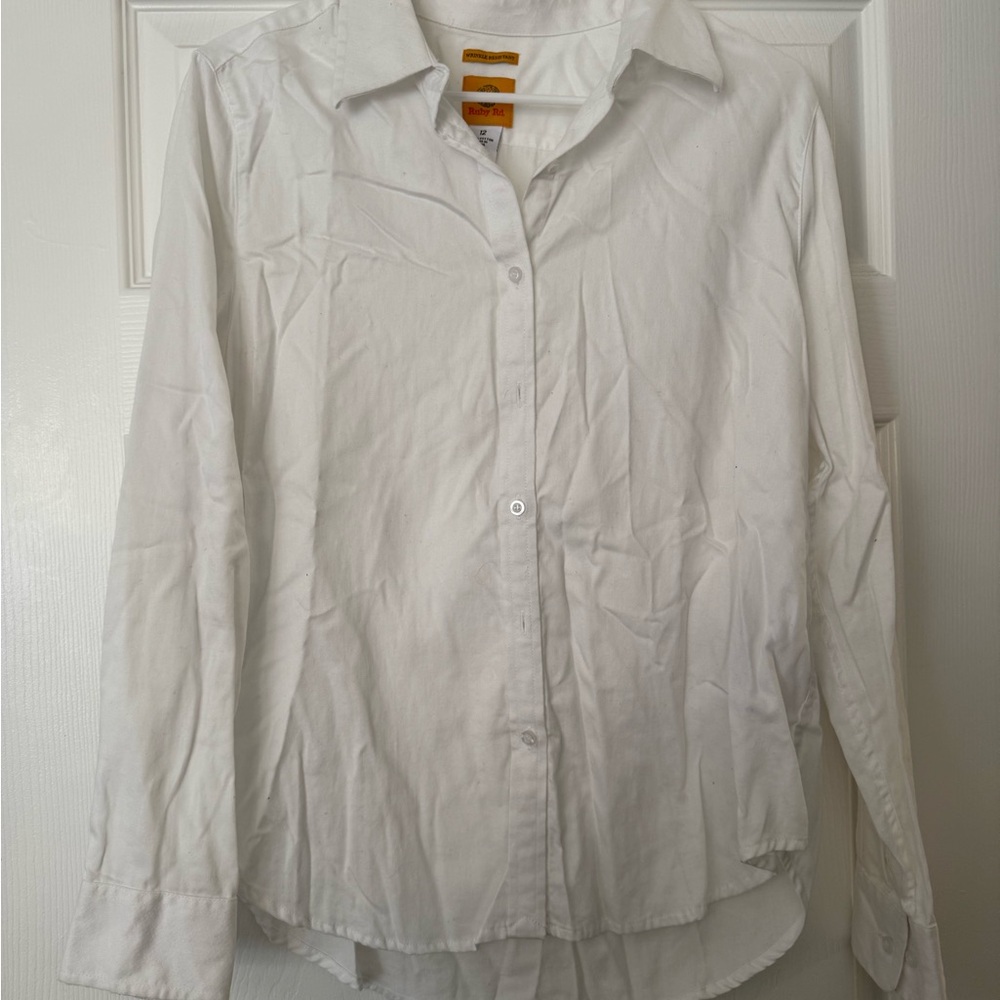 Women’s White Button-Up Blouse